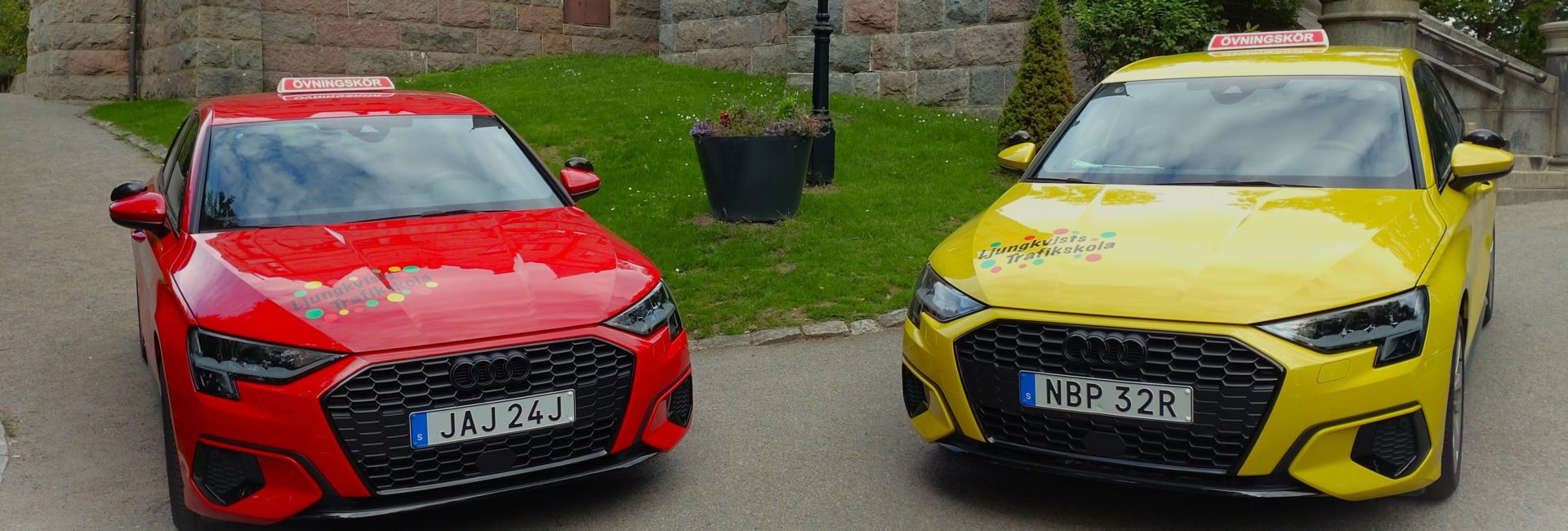 röd + gul bil, fram, slottet - mindre2